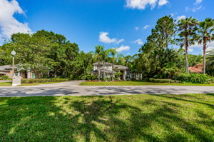 Front Exterior11