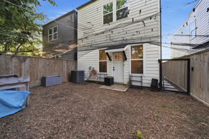  Photo 30