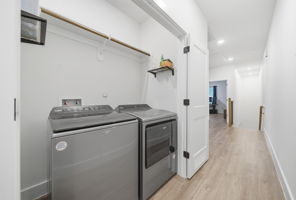  Photo 23