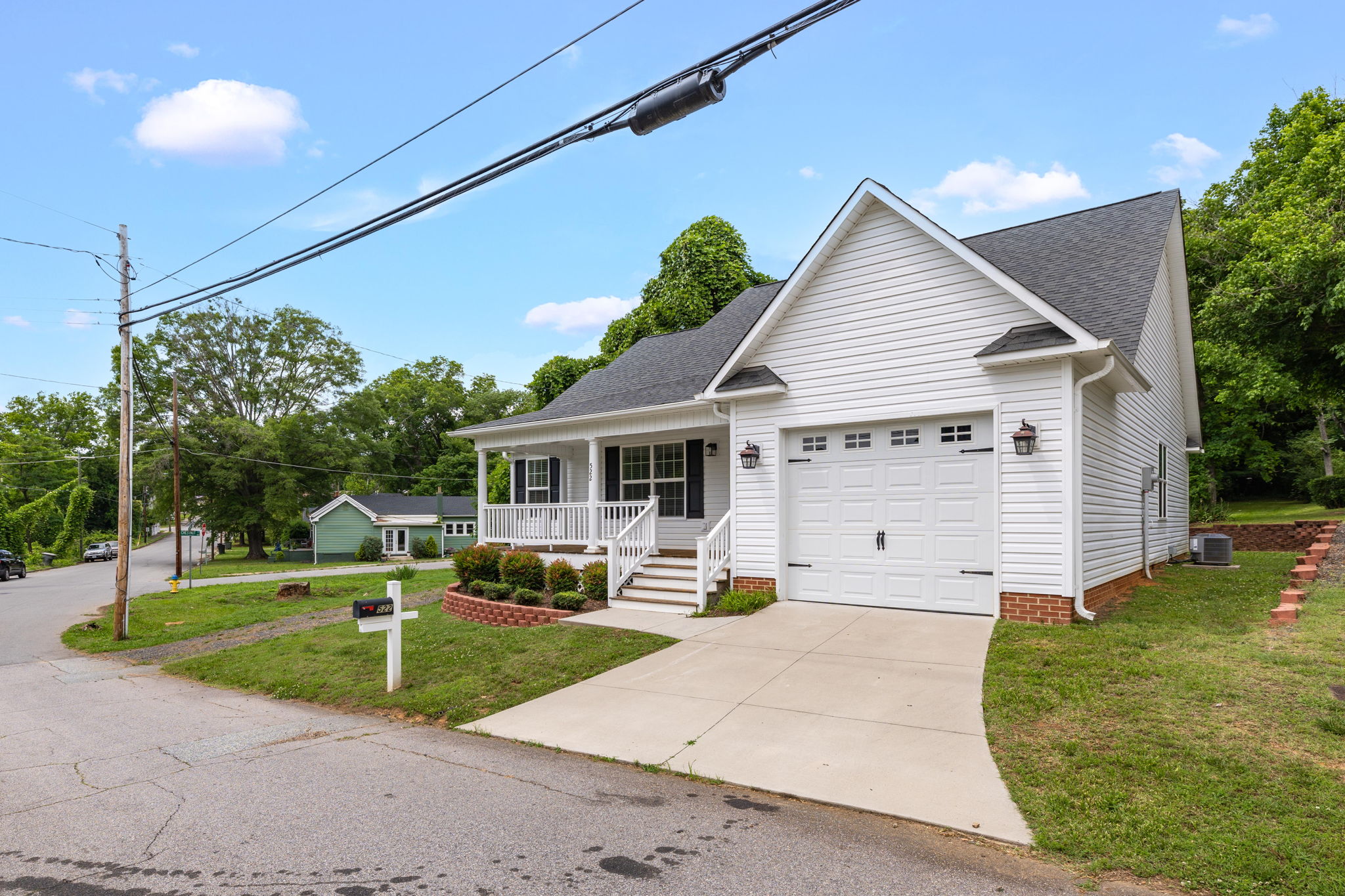 522 Glovenia St-2