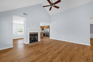 522 Glovenia St-5