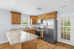 522 Glovenia St-12