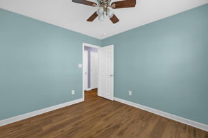 522 Glovenia St-21