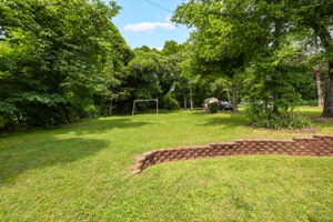 522 Glovenia St-31