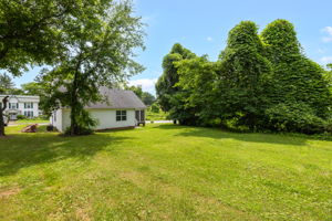 522 Glovenia St-32