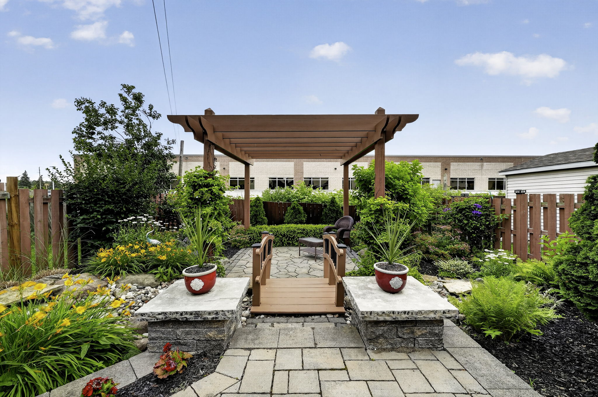  Photo 41