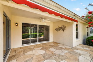 Lanai with Retractable Awning