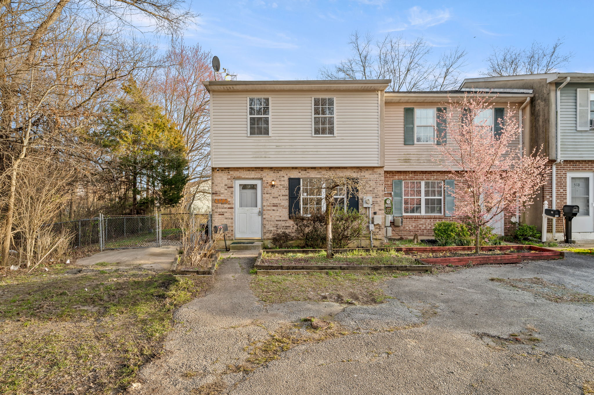 522 Stewarton Ct-27