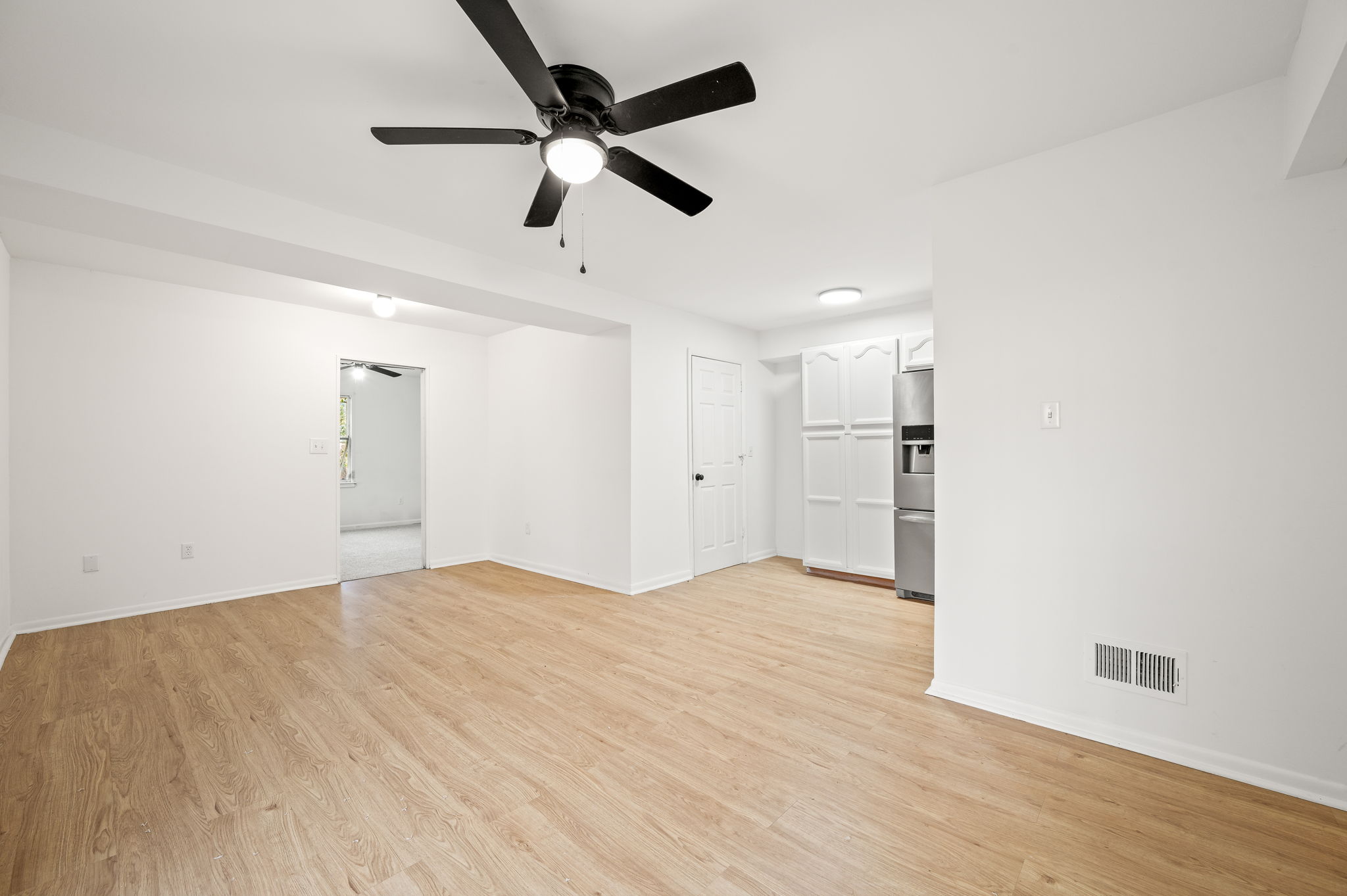 522 Stewarton Ct-8