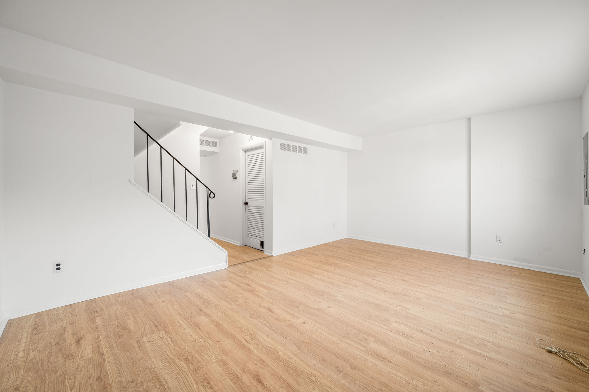 522 Stewarton Ct-1