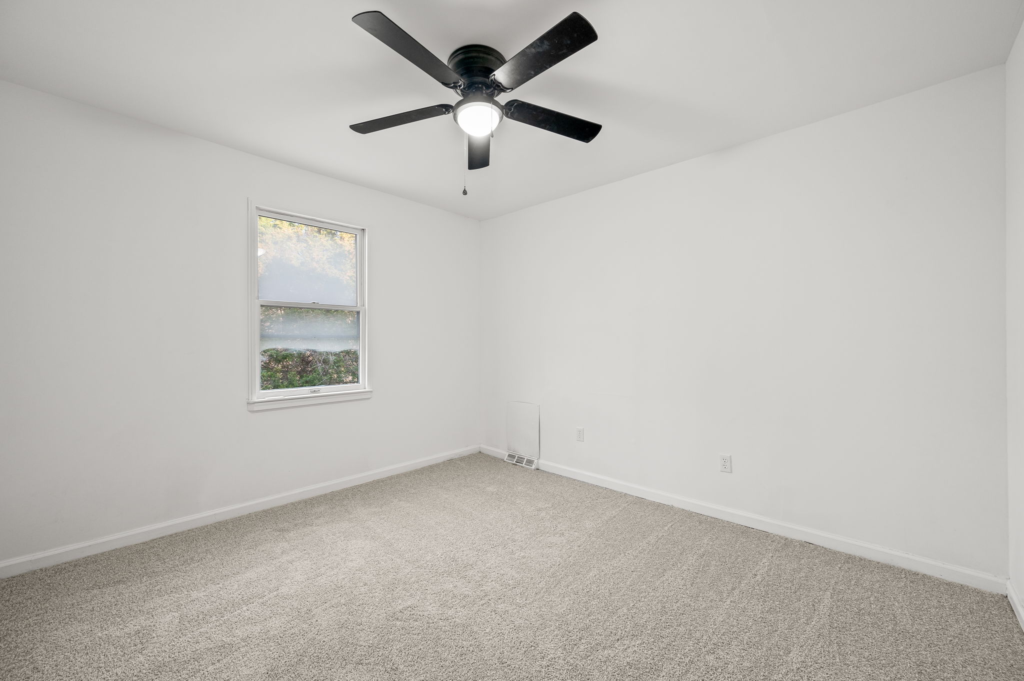 522 Stewarton Ct-12
