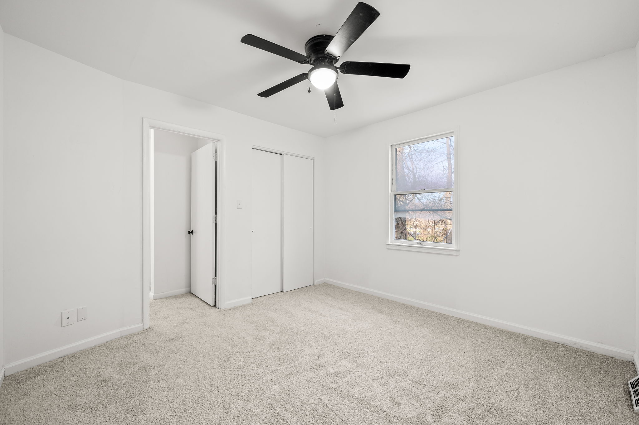 522 Stewarton Ct-13