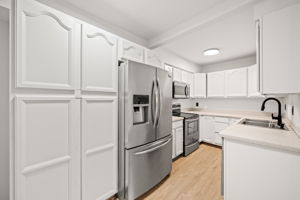 522 Stewarton Ct-5
