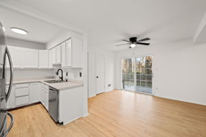522 Stewarton Ct-6