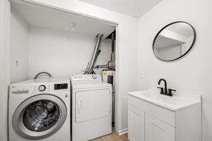 522 Stewarton Ct-3