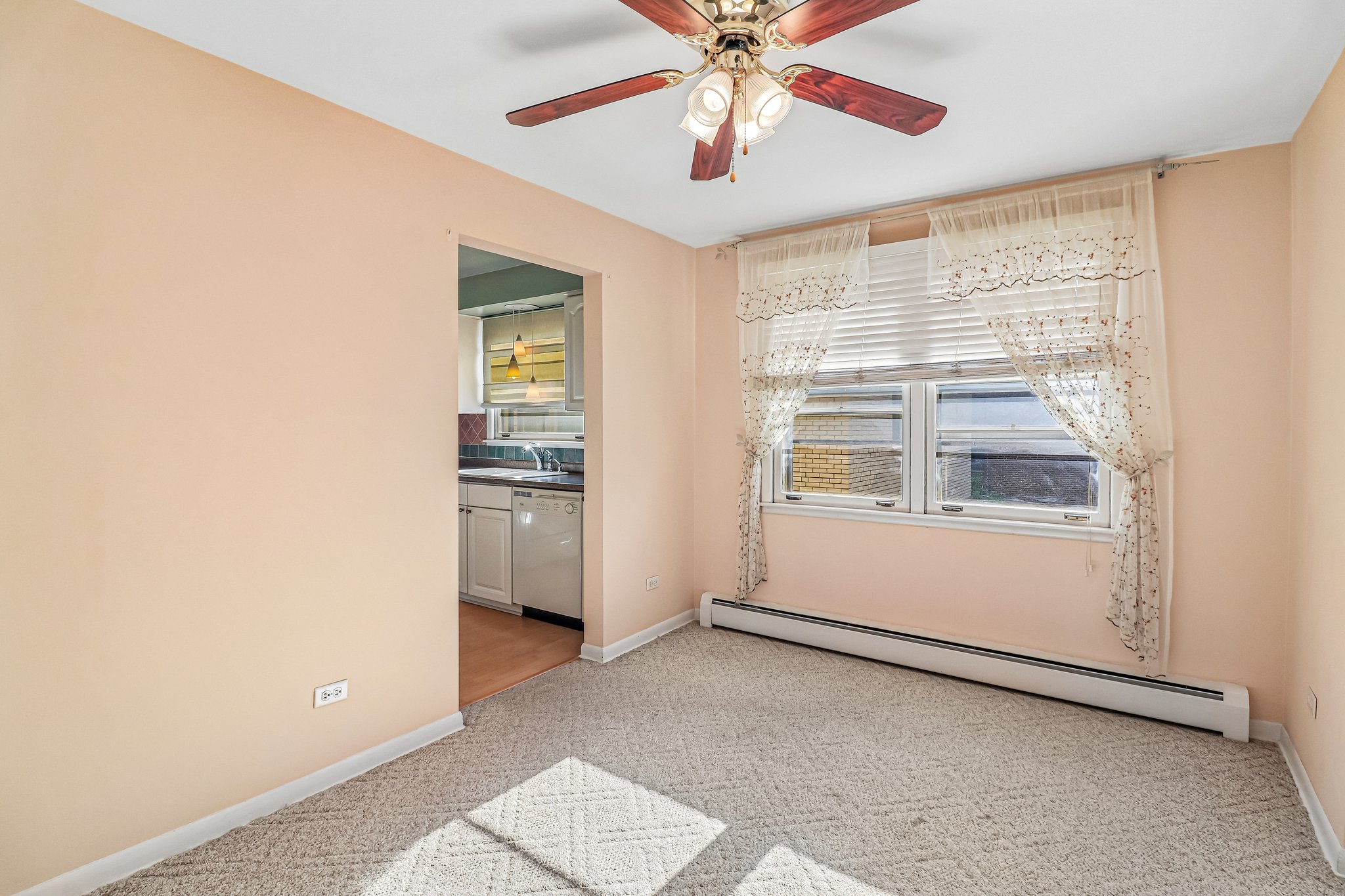 Oakton St 410-S0505-011.jpg