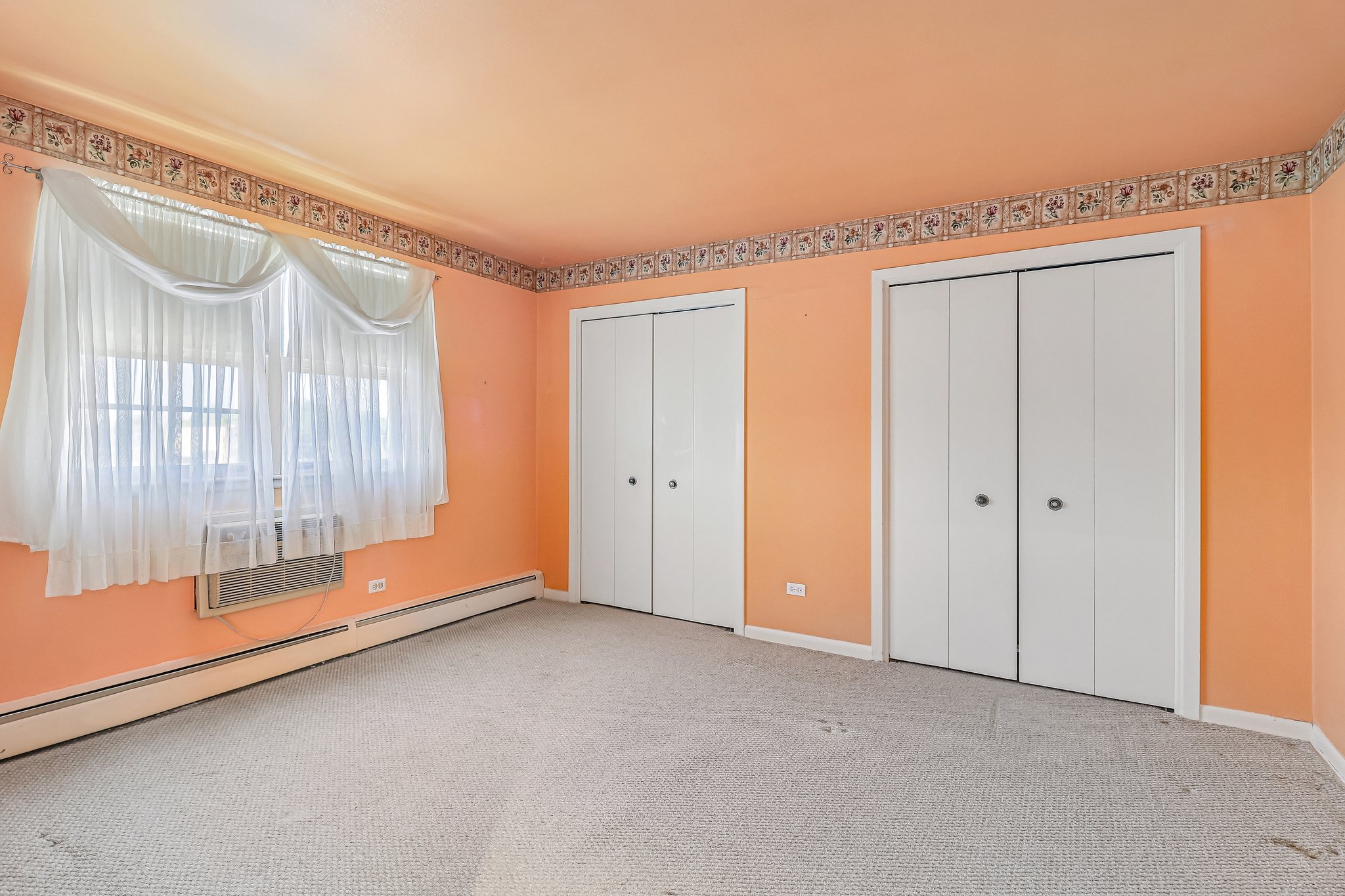 Oakton St 410-S0505-024.jpg