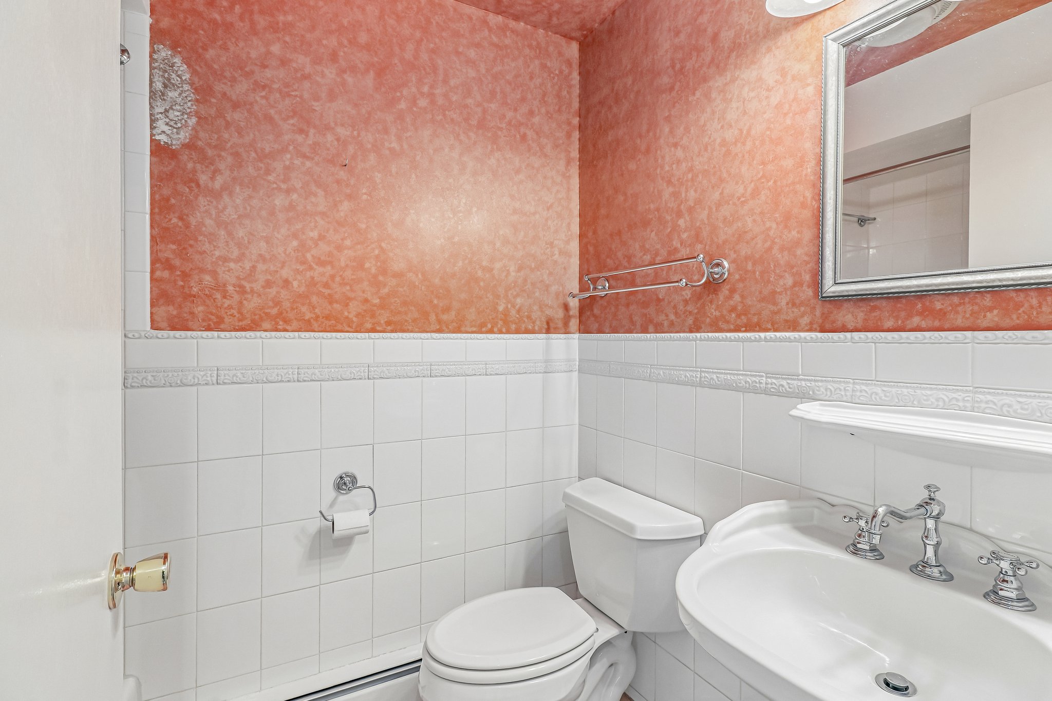 Oakton St 410-S0505-026.jpg