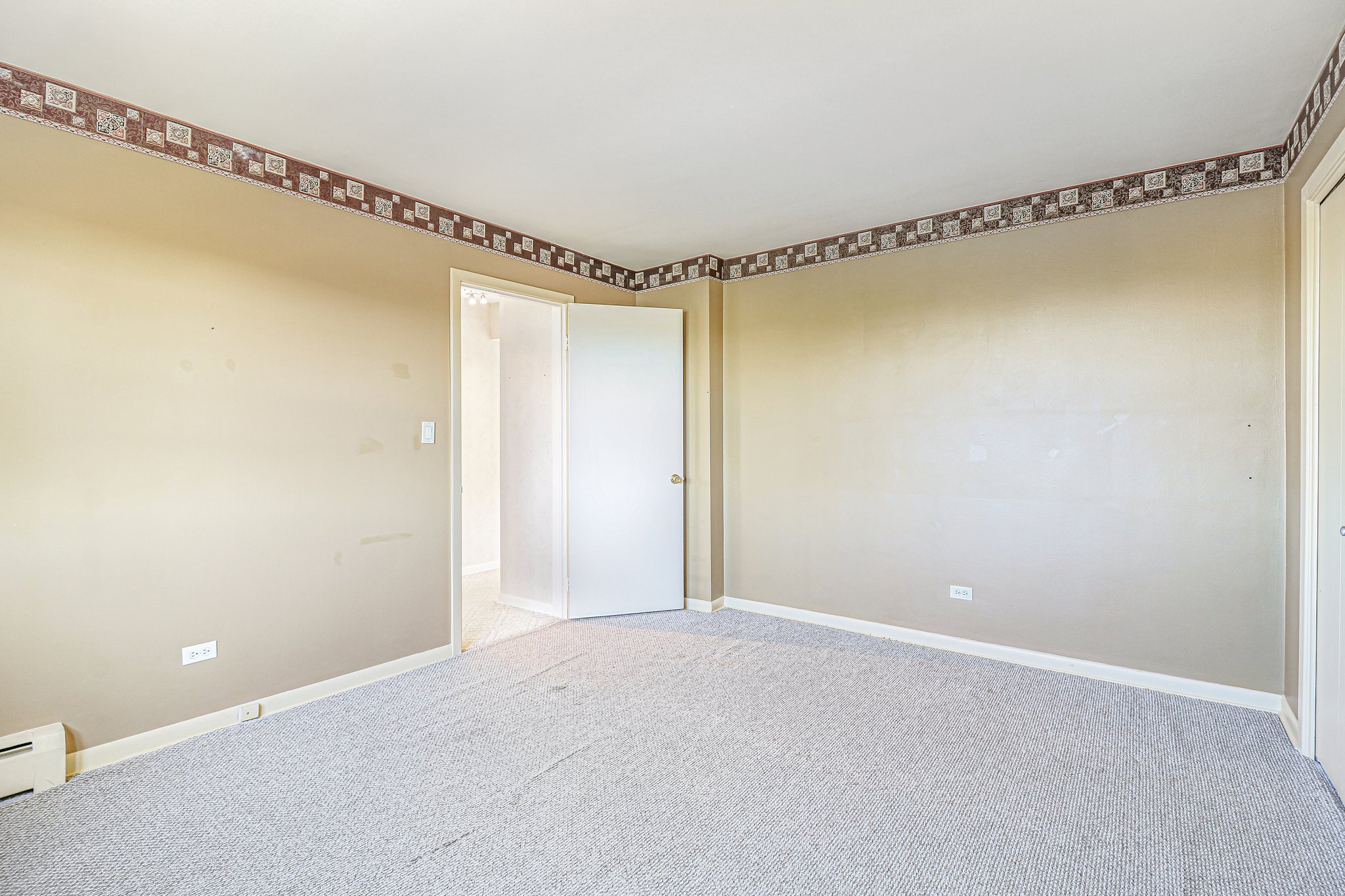 Oakton St 410-S0505-028.jpg
