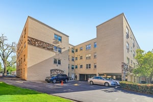 Oakton St 410-S0505-001.jpg