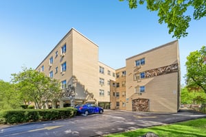 Oakton St 410-S0505-002.jpg