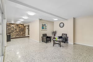 Oakton St 410-S0505-005.jpg
