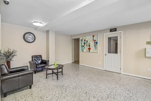 Oakton St 410-S0505-006.jpg