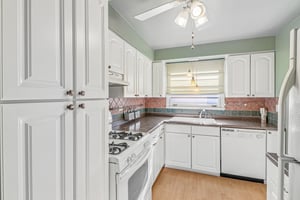 Oakton St 410-S0505-016.jpg