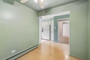 Oakton St 410-S0505-020.jpg