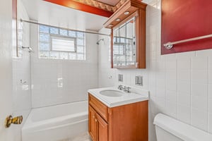 Oakton St 410-S0505-021.jpg