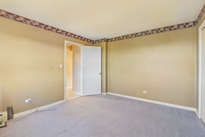Oakton St 410-S0505-023.jpg