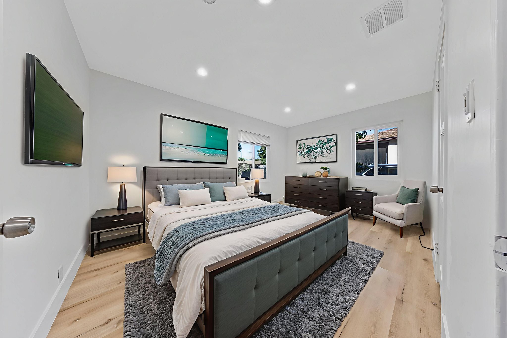 IMG_5845 virtually staged.jpeg