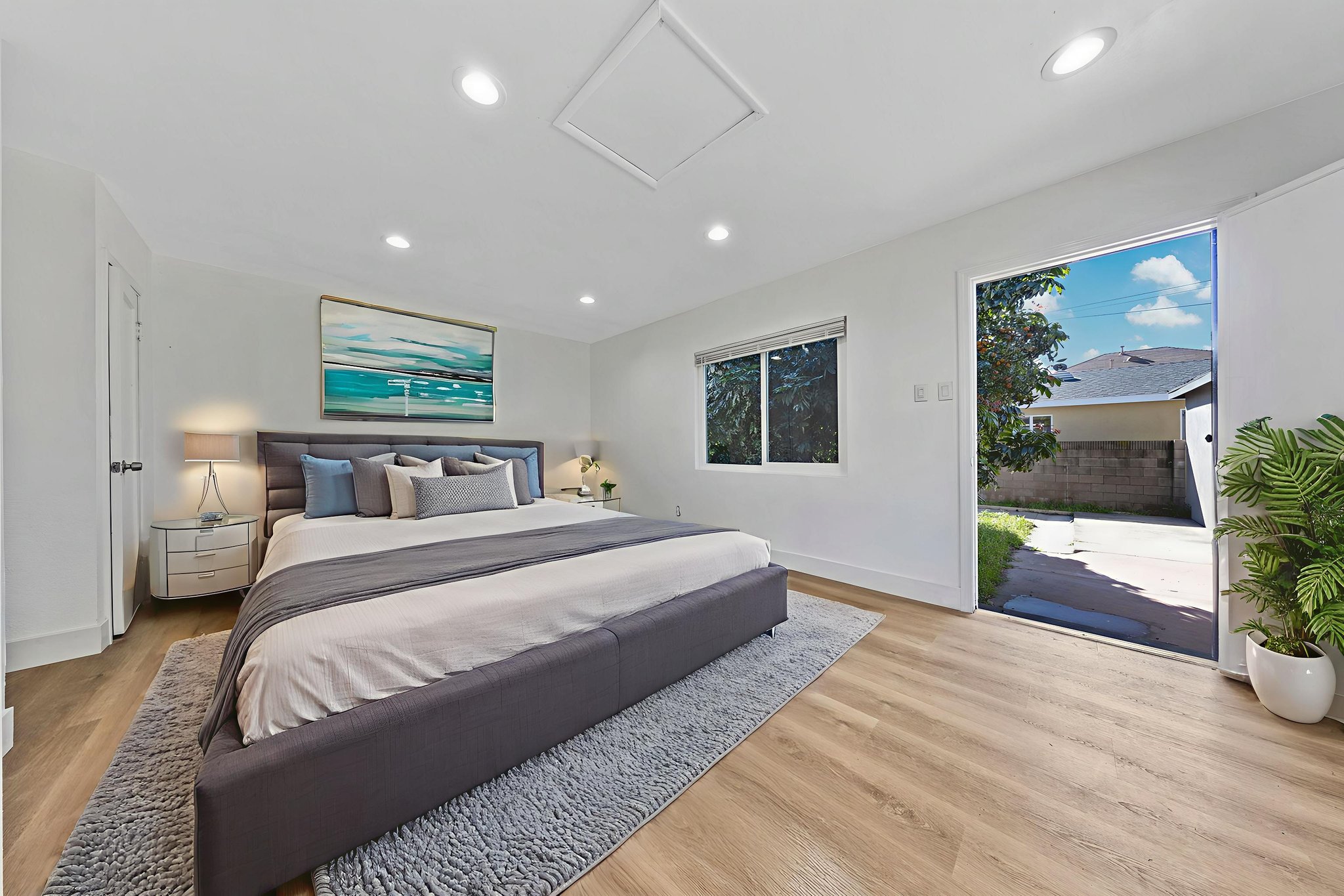 IMG_5935 virtually staged.jpeg