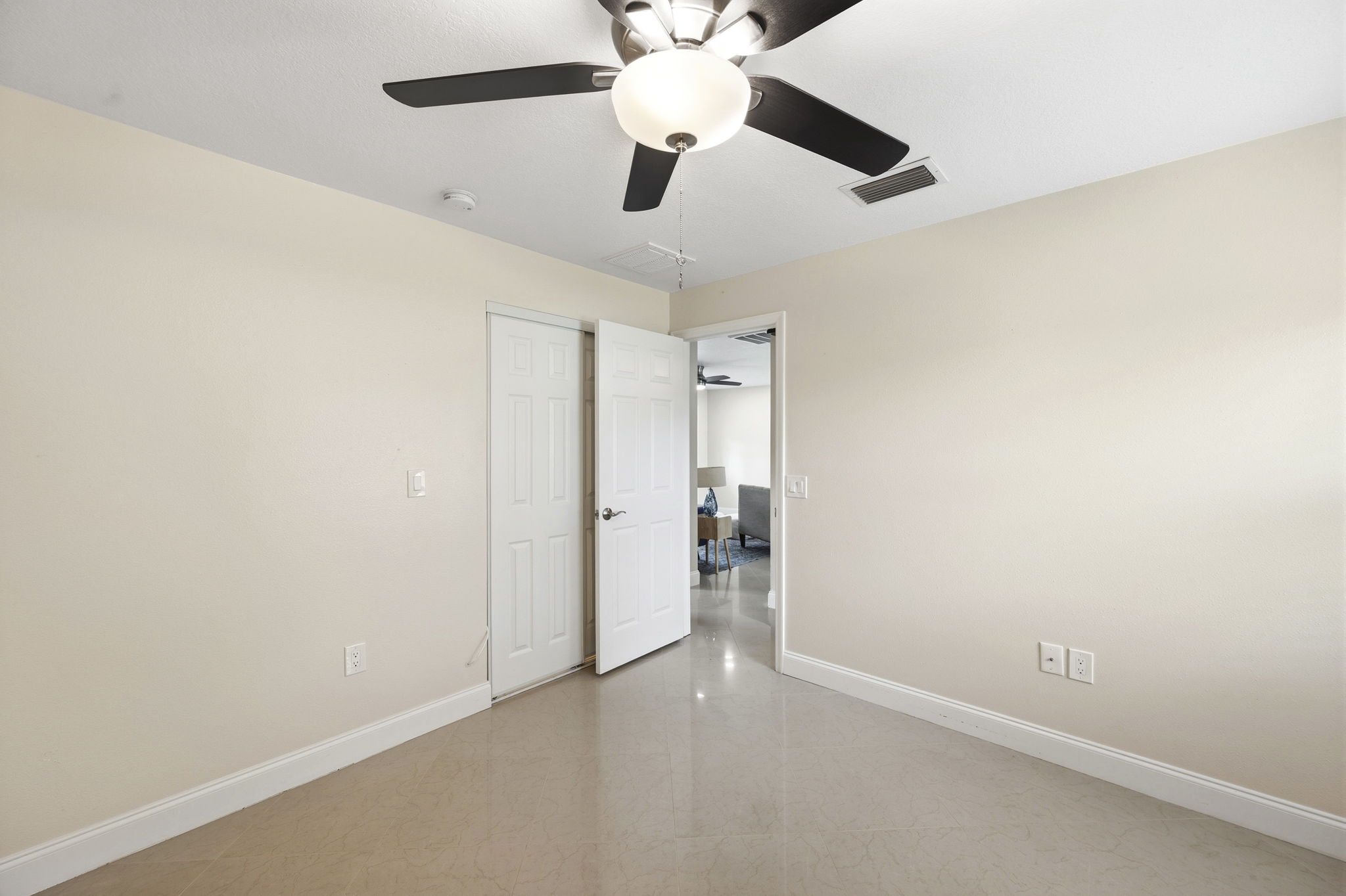 Interiors (25)