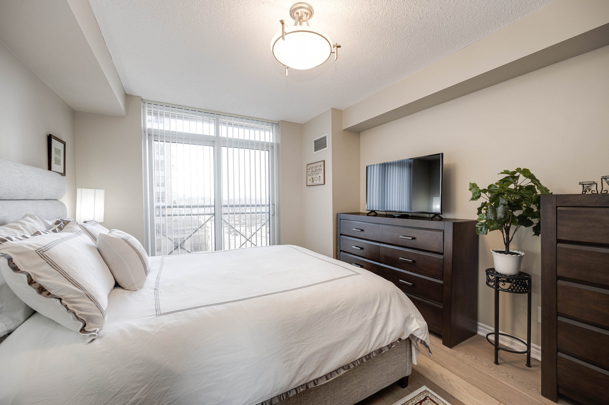 Toronto property showcase — delivered property photograph 21