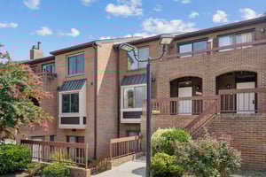 5229 King Charles Way