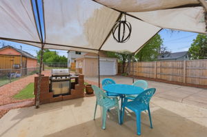  Photo 32