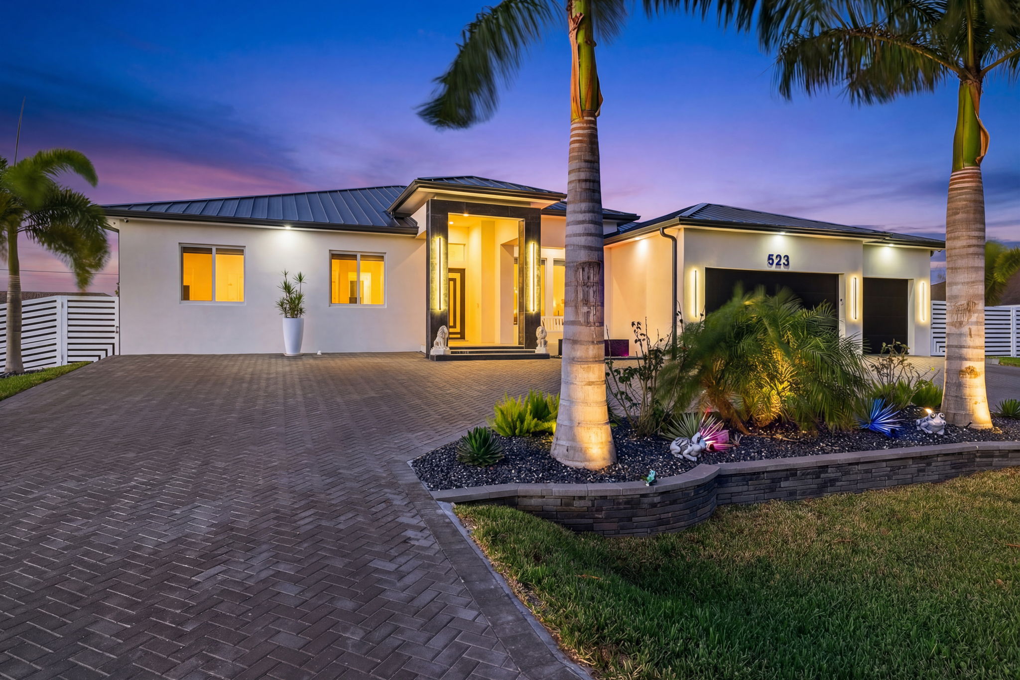 Twilight - Front Exterior 3