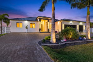 Twilight - Front Exterior 3