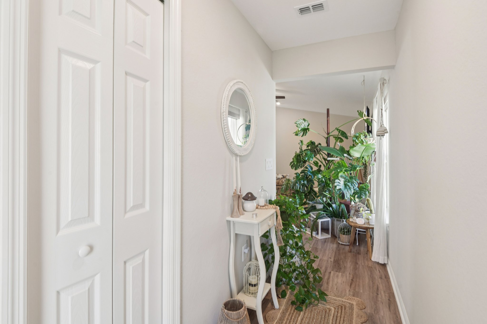 Valentina Ln-S1701-005.jpg