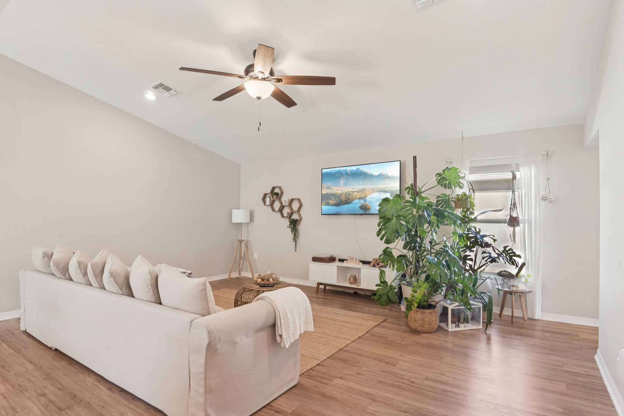 Valentina Ln-S1701-008.jpg