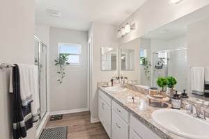 Valentina Ln-S1701-023.jpg