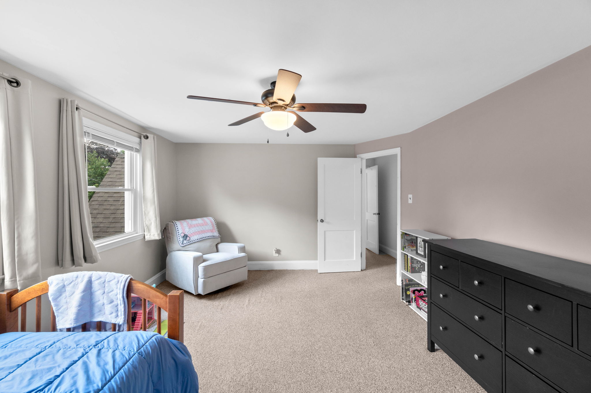 upper bedroom-18