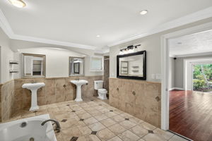  Photo 46