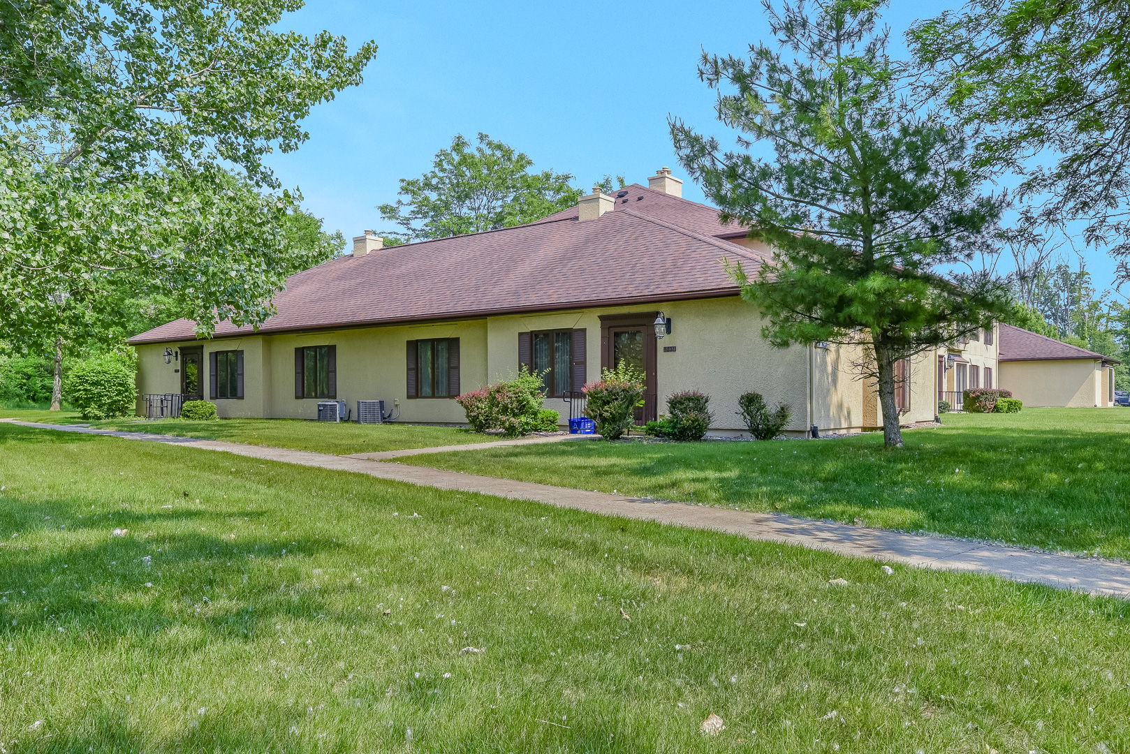 5231 Paddock Ln, Lewiston, NY 14092 Chris Kivi's RealtyPix360