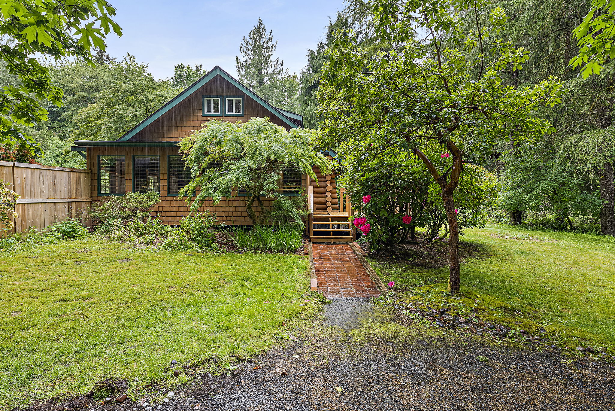 2bd, 1.5ba, with den/office and flex space.