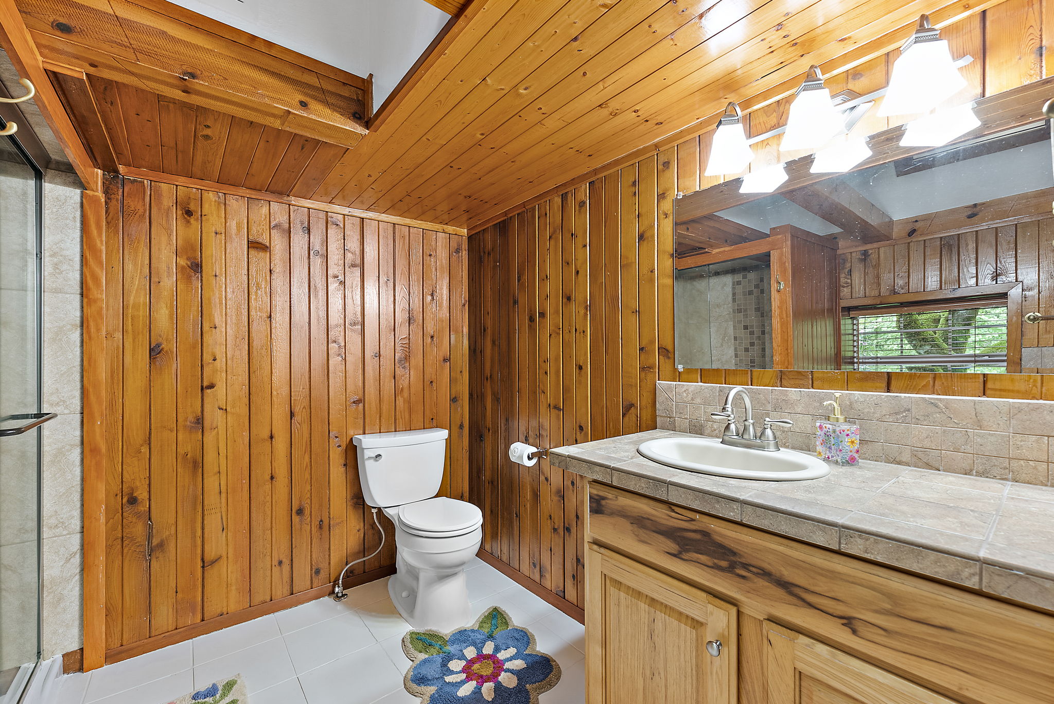 Spacious bathroom.