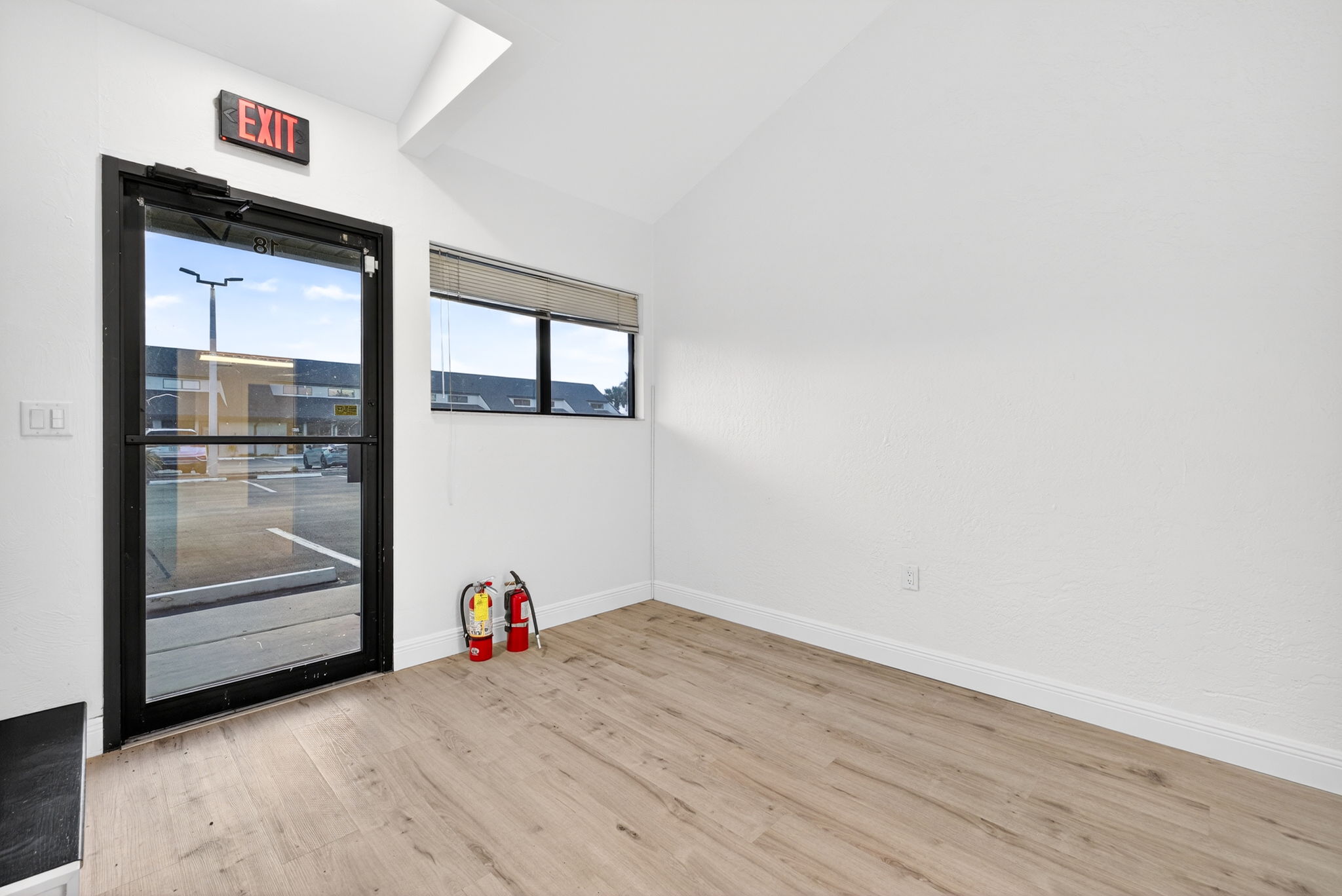 Receiving Area 2 of 4