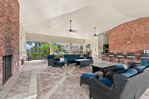 Colonnade10