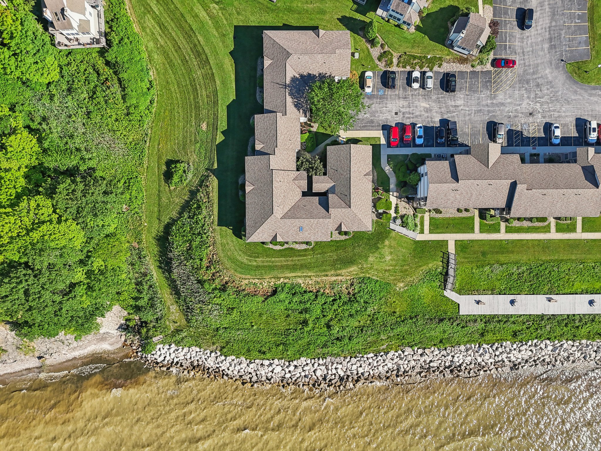 Lake Rd W apt 1024-012.jpg